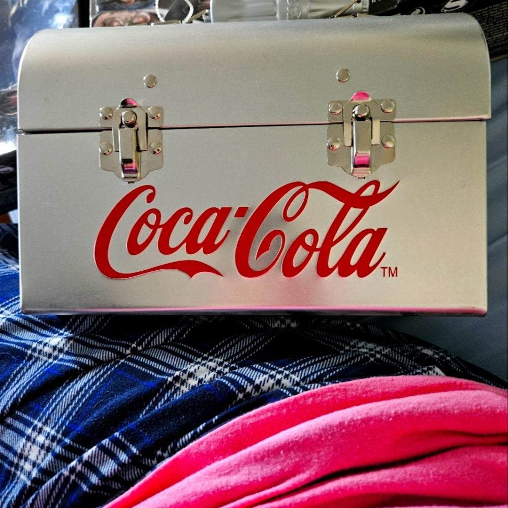 Coke lunch tin